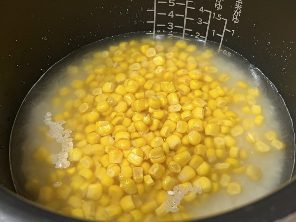 鮭とコーンのバター醤油炊き込みご飯のどかな暮らし