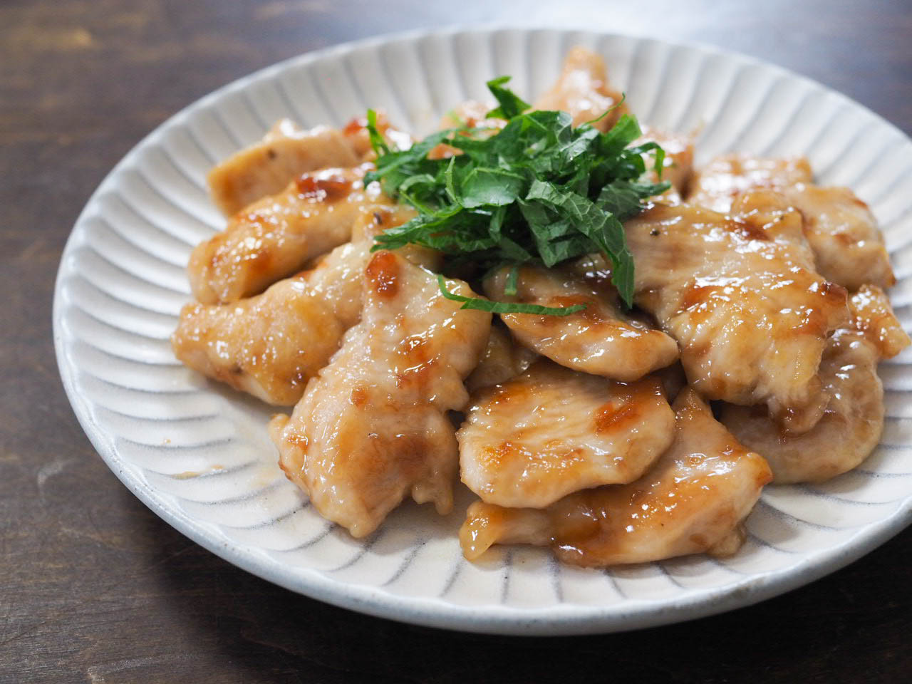 赤梅酢と鶏むね肉で簡単柔らか鶏ハム。° : のんちゃんのお料理レシピ