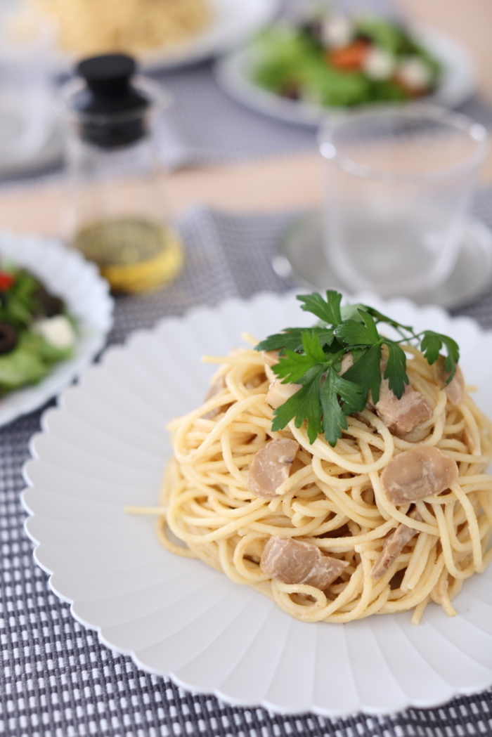 パンチェッタとは？塩漬けした豚バラ肉を使った加工食品を詳しく解説食・料理オリーブオイルをひとまわし