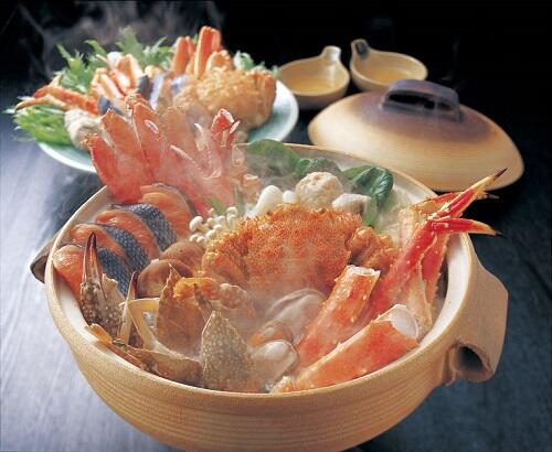いけすからそのまま鍋へ!北海道産の“毛ガニ”を丸ごと一杯満喫できる中目黒の『吉次蟹蔵』favy ファビー