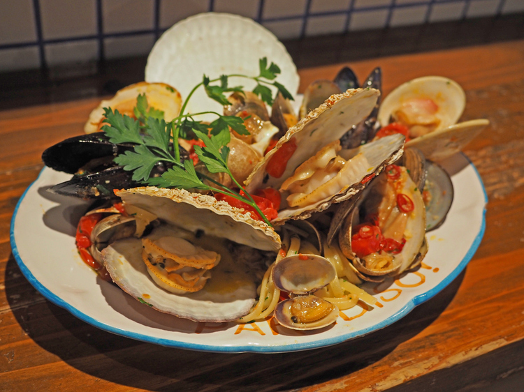 万博で大行列の「イタリア館」のパスタ、東京で食べられます！ - 丸の内LOVE Walker