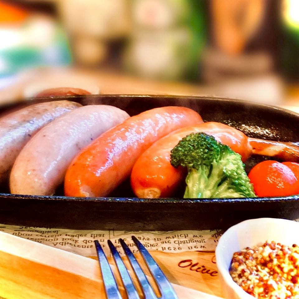 ソーセージ盛り合わせ – 騒豆花 Sao Dou Ha