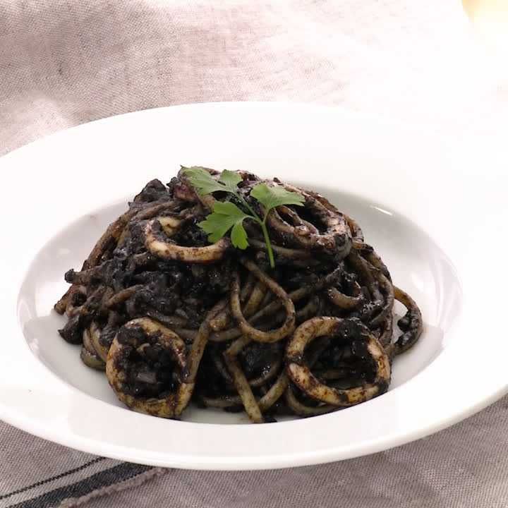 ほたるいかのいかすみスパゲッティ：協会のパスタレシピ│レシピを探す│日本パスタ協会