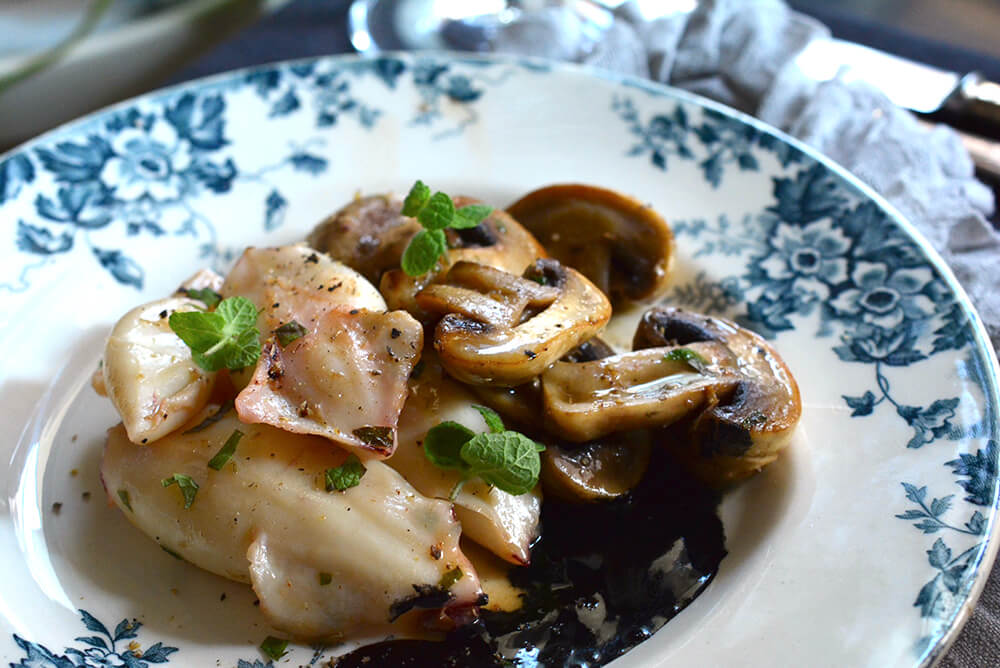 琉球料理レシピ動画：いか墨のお汁