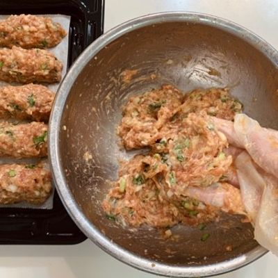 卵なしでもふっくらやわらか！てりてり「豚つくね」のレシピ