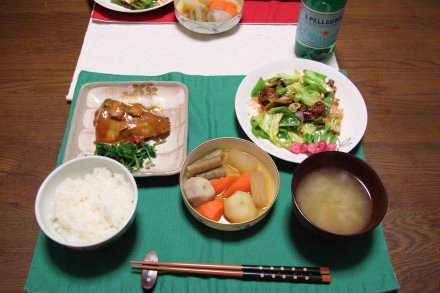 まごころ弁当・普通食 刻み 「ホイコーローと大豆サラダ」を食べました - こせたん宅配弁当