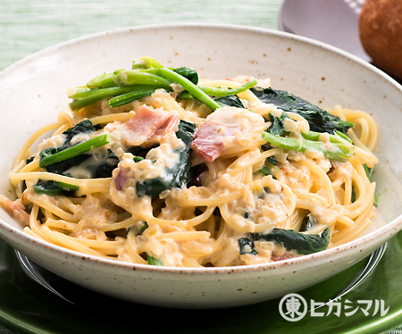 ほうれん草とベーコンのパスタ