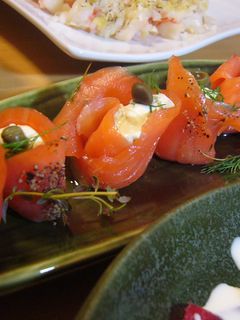 スモークサーモンのひと口前菜デリッシュディッシュ_5月号 一条工務店