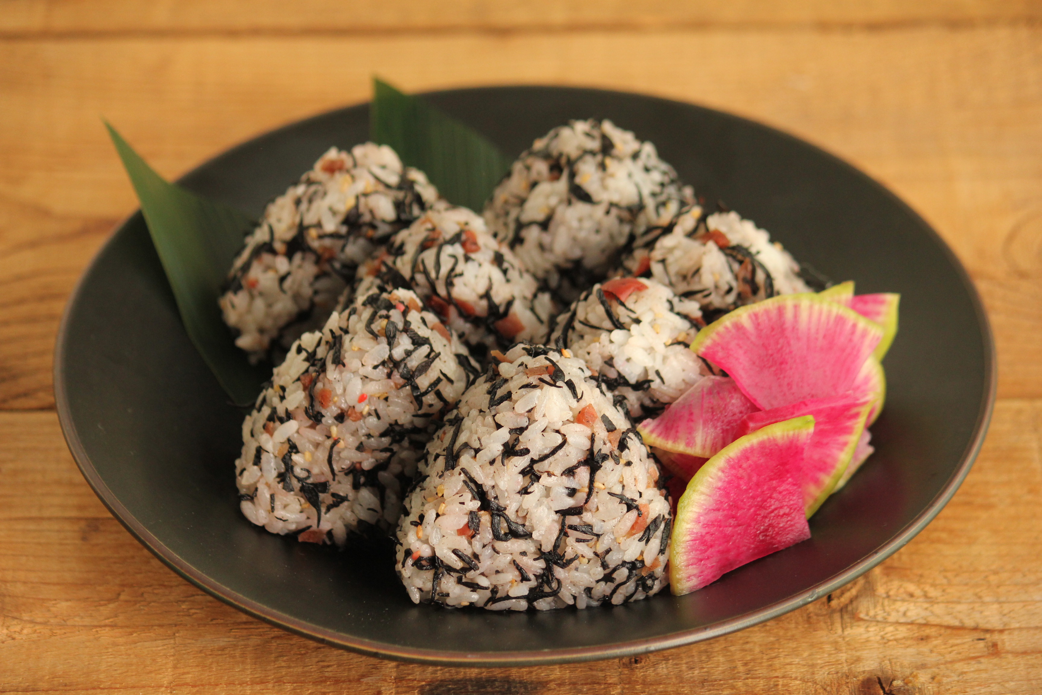 朝ごはんにも昼ごはんにも梅の実ひじきおにぎり : 日々のごはんとおやつのネタ帳~簡単なのも、丁寧なのも~ Powered by ライブドアブログ