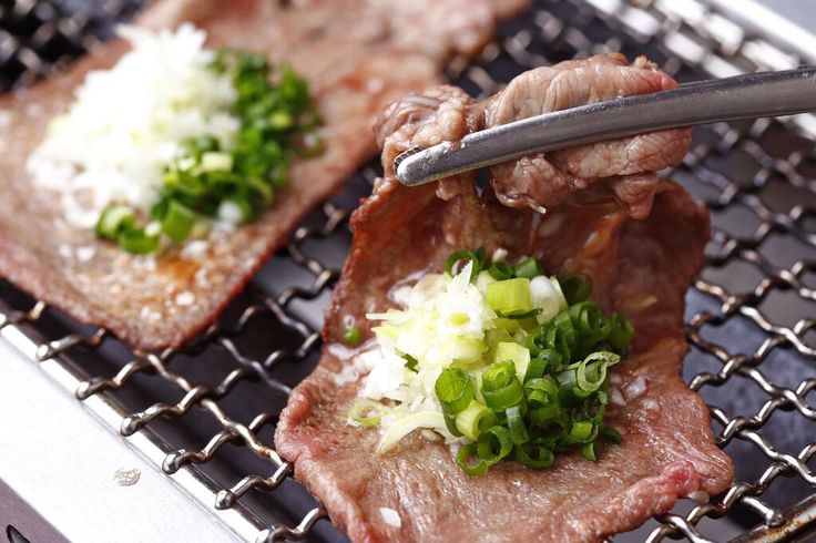 📺飯テロ動画紹介📺, 炙りバラカルビです✨, ・, 薄切りのカルビのため早く焼き上がります🥓, 食べ放題で効率よく食べたい方にはおすすめのメニューです♪, ・,焼肉きんぐ焼肉カルビ飯テロ動画飯テロ食べ放題炙りバラカルビ宴会グルメgourmetinstafoodfoodpornfoodfoodiecookinglunch