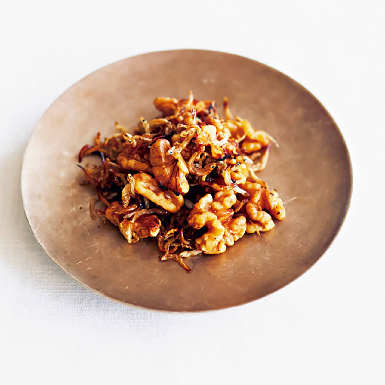 卵」と「ちりめんじゃこ」がたっぷり。“栄養満点おにぎり”のつくりかた