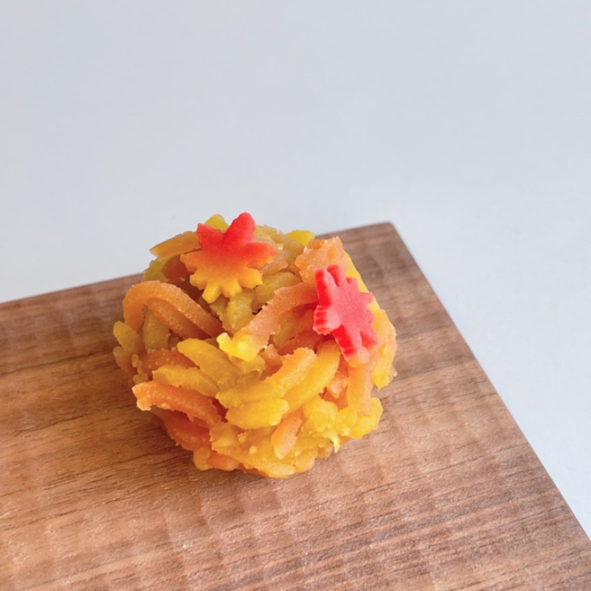 おいしくてきれい！紅葉モチーフのお取り寄せスイーツ3選今年の紅葉狩りは“食べて”満喫♪るるぶ&more