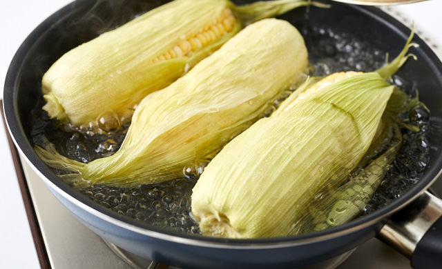 フライパンで! とうもろこしの茹で方