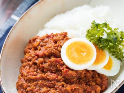タンパク質が摂れる豆腐を電子レンジ8分でキーマカレー風に。水切りは短時間で済むレシピです - メシ通ホットペッパーグルメ