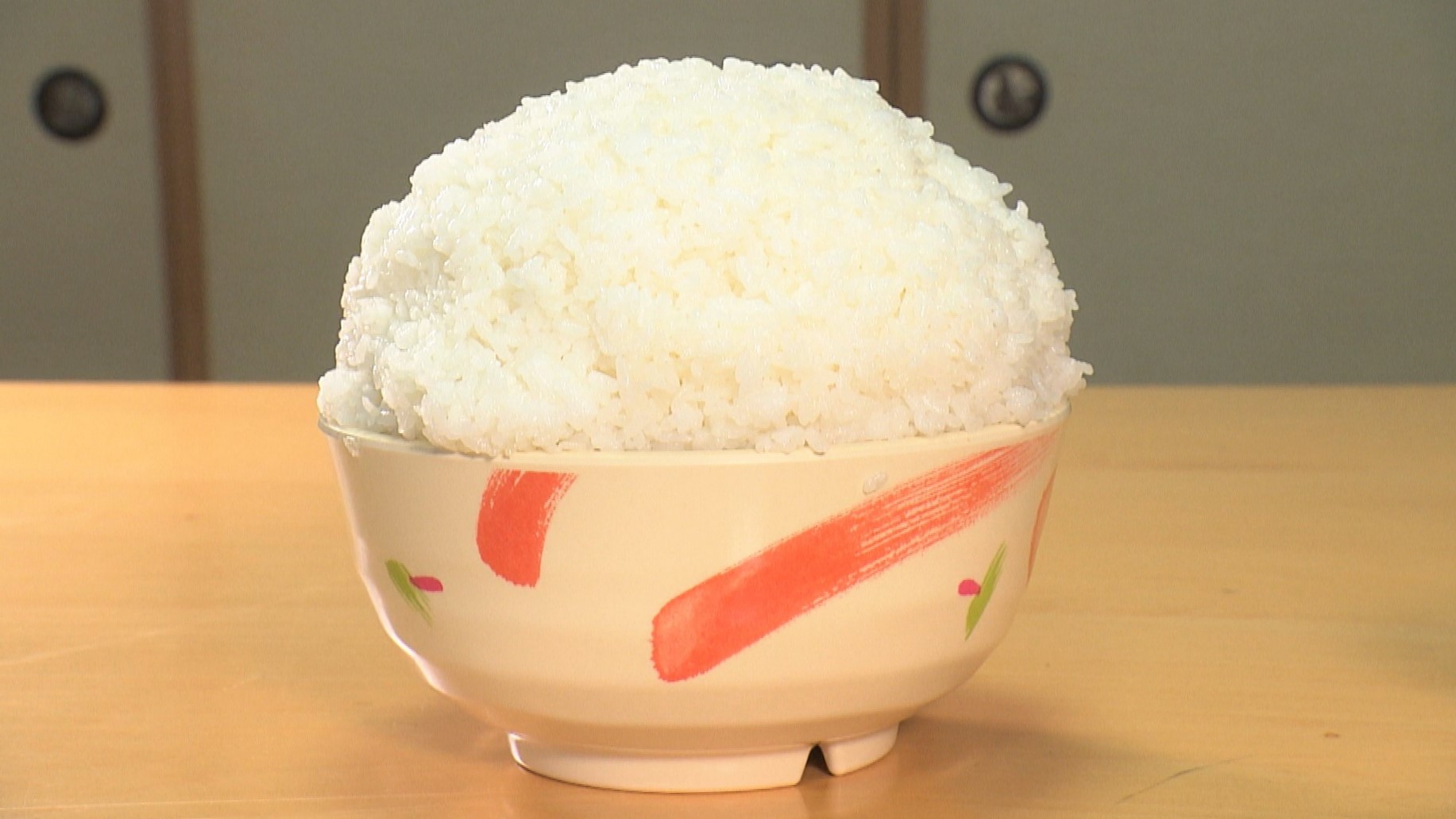 からあげ弁当、まんが盛ついに登場‼️ 大満足間違いなしのボリューム満点！お米好きにはたまらない一品です😆✨お腹も心も満たされる絶品弁当をぜひお試しください！地元茨城のブランド米茨城県産コシヒカリを使用🍚からあげ唐揚げ専門店お弁当まんがもり