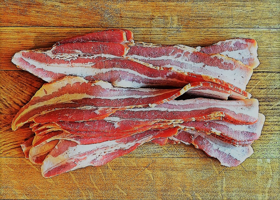 賞味期限が迫ったベーコンは冷凍保存で1ヵ月長持ち！解凍のコツを押さえてジューシーに仕上げようfrozen by analyst.jp