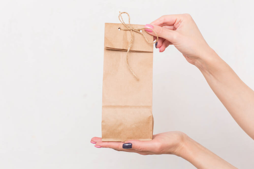 100均・一升瓶用ギフトバッグ・紙袋の商品一覧。ダイソーとセリアで100円