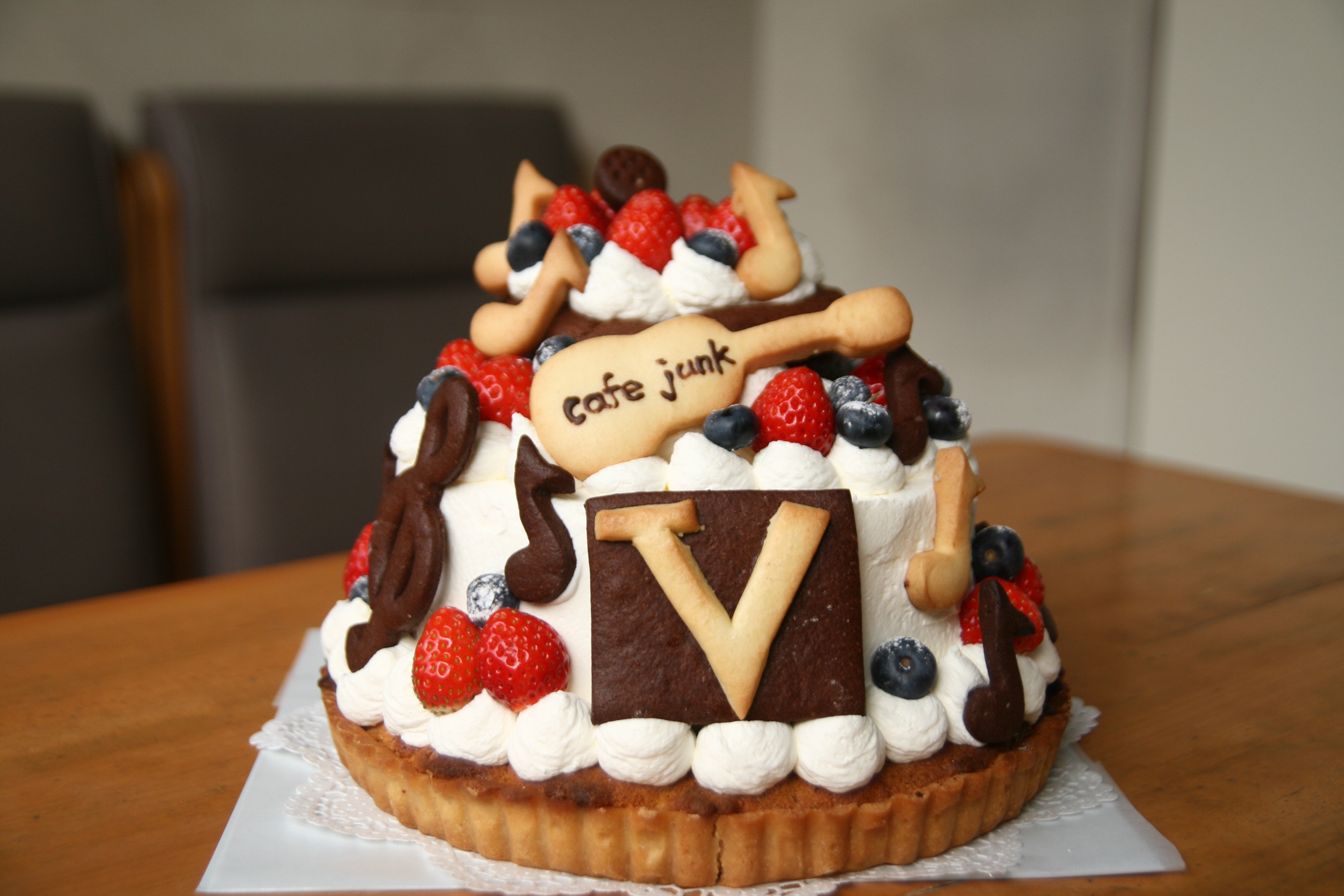 20 歳の誕生日ケーキ - 20歳の誕生日のストックフォトや画像を多数ご用意 - 20歳の誕生日, ケーキ, おやつ - iStock