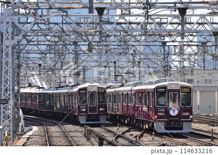 阪急電鉄のあの色を再現！マルーンいろ入りの限定クーピーペンシル12色セットが登場！「colocal コロカル」ローカルを学ぶ・暮らす・旅する