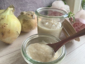 レシピあり🧅麹調味料で作る無添加レシピ こじあみ @koujigohan_ami です ほったらかしで美味しく作れる 新玉ねぎと手羽元のスープ😊塩麹＋炊飯器の力で お肉はホロッと、玉ねぎはトロっと 仕上がります💕 新玉ねぎが美味しい今、 ぜひ試してみてくださいね🎶材料