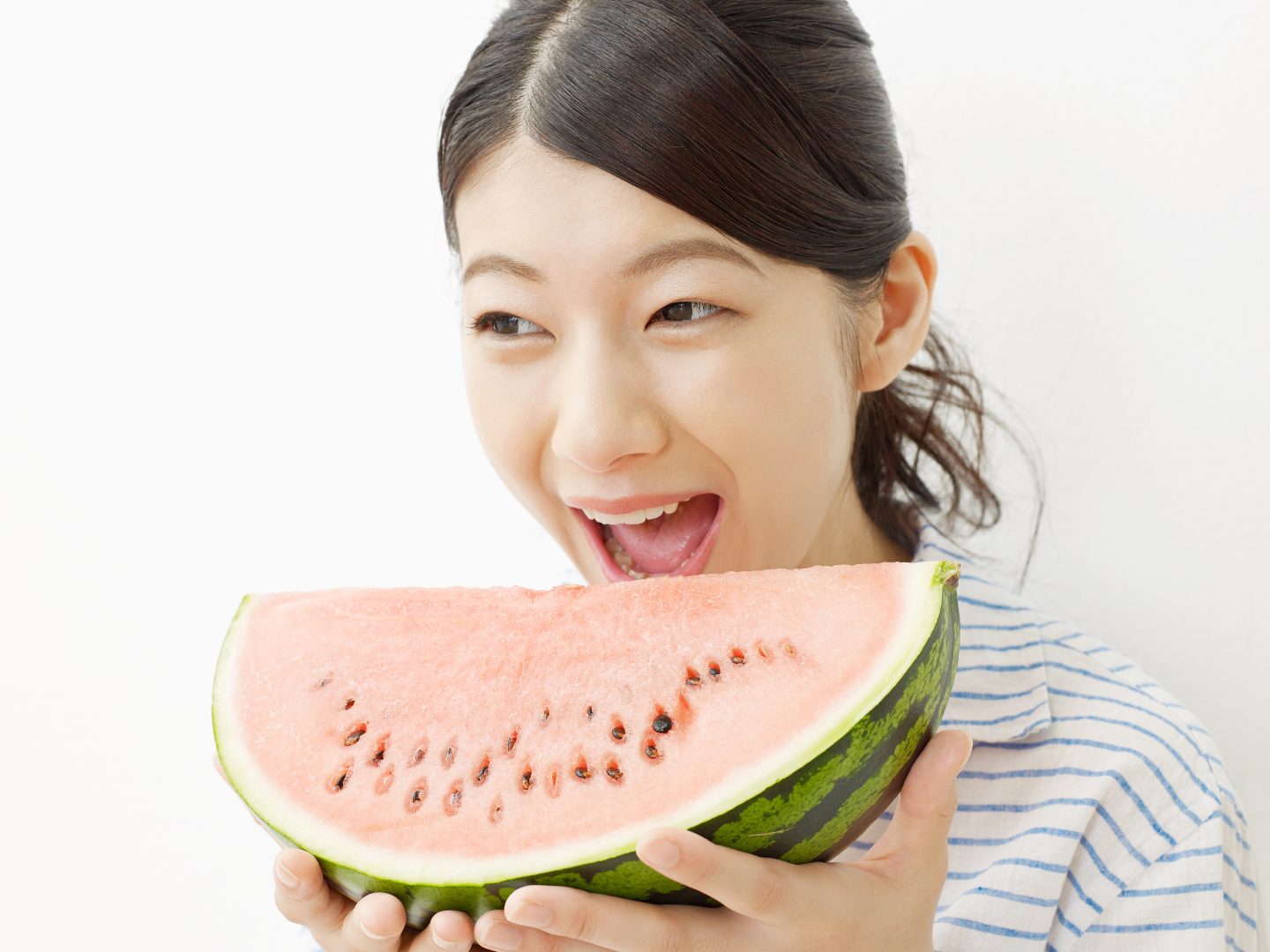 ヤマザキの「チョコチップ・すいーか」パンは、微妙にスイカ味だけれど、冷やして食べるとそれなりにすいーか。 – KEISUI ART STUDIO