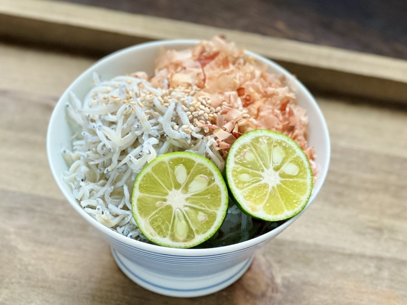 意外と使いきれない すだち とにかく「冷凍保存」が正解！？美味しい使い切りテク - トクバイニュース