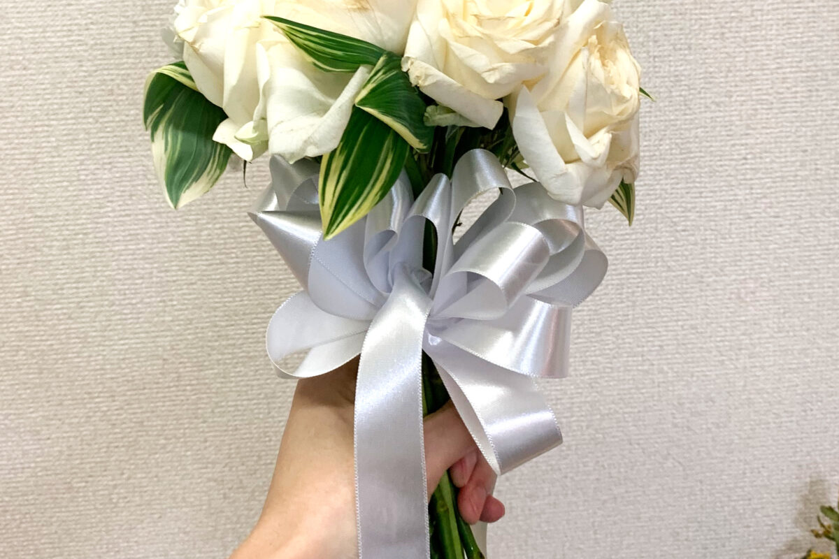 美しいブーケの持ち方 「ちょっとの知識で綺麗に写真を撮られる法」素敵な花嫁に贈る〜賢いWeddingブーケの選び方☆