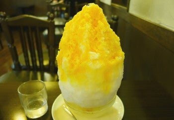 喫茶 マウンテン⛰ 愛知に住んでる友達に連れて行ってもらったよ🥺💕 私が食べたのはこれ！ 🍝納豆サボテン玉子とじパスタ 🍹青のコーラ🍧赤肉メロンかき氷 量が ！すごかったけど ！美味しかった〜☺️ 次は甘いパスタにも挑戦したいな 🍓喫茶マウンテン