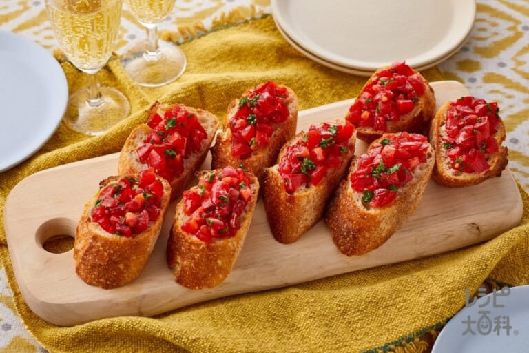 ワインで乾杯 フランスパンのまるごとホイル焼き