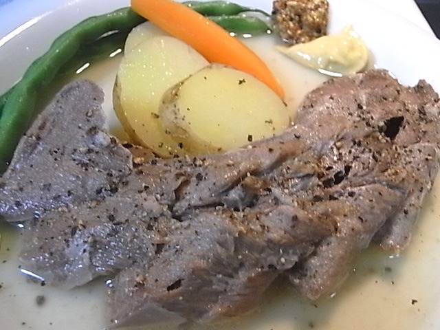 豚タンのボッリート豚タンの柔らか煮 : ステラコリス の ブログ