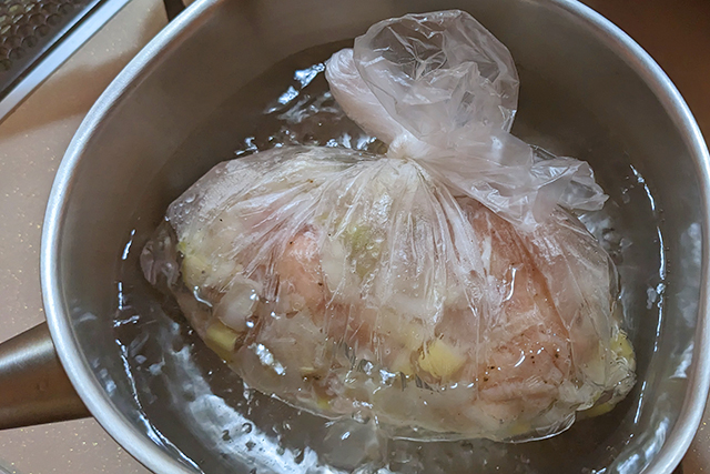 節約・ボリュームおかず！半熟卵と鶏むね肉の甘酢照りマヨチキン