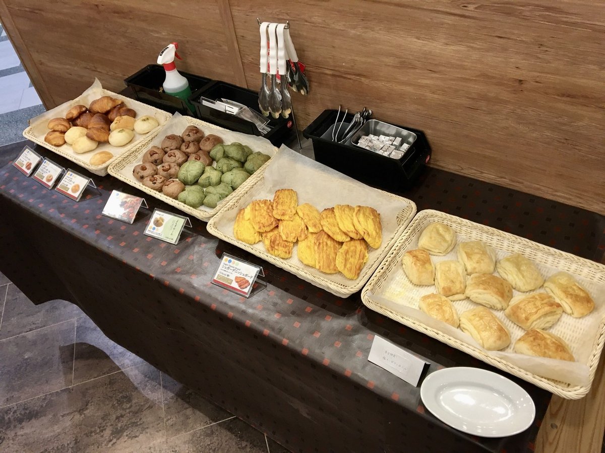 人生で初めて「鎌倉パスタ」に行ったらパン食べ放題がスゴすぎて、思わず心の中で “あること” を叫んでしまったロケットニュース24