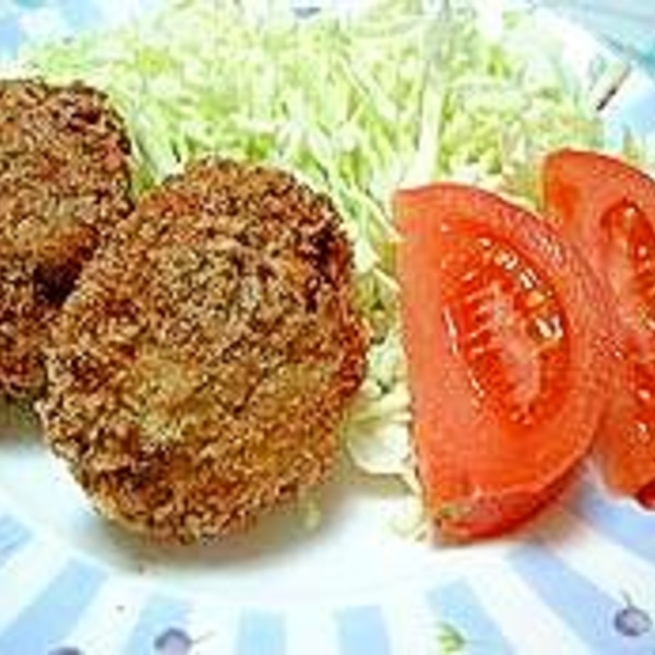 美味しい‼︎メンチカツrecipeお肉のミンチから手作りなのに FPあるから簡単っ‼︎ エサンテオイルで揚げると本当に美味しい♡ recipe5.6人分 豚肉の牛肉 合わせて500g合い挽きミンチでも良い玉ねぎ 小1個 人参 1 2個 ニンニク 1片 卵 2個 酒 大さじ1 塩小さじ1