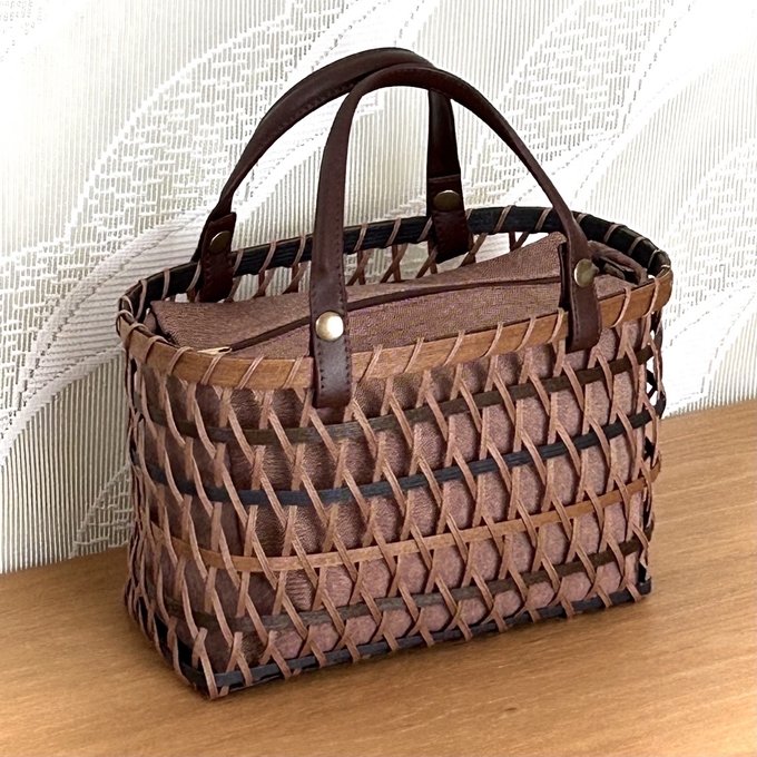 クラフトバンドの籠バッグ かごバッグ作り人飛ばし編み初挑戦！✌🏻クラフトバンド紙バンドかごばっぐかごバッグクラフトくらふとばんどハンドメイドハンドメイド作品手作り飛ばし編みInstagram