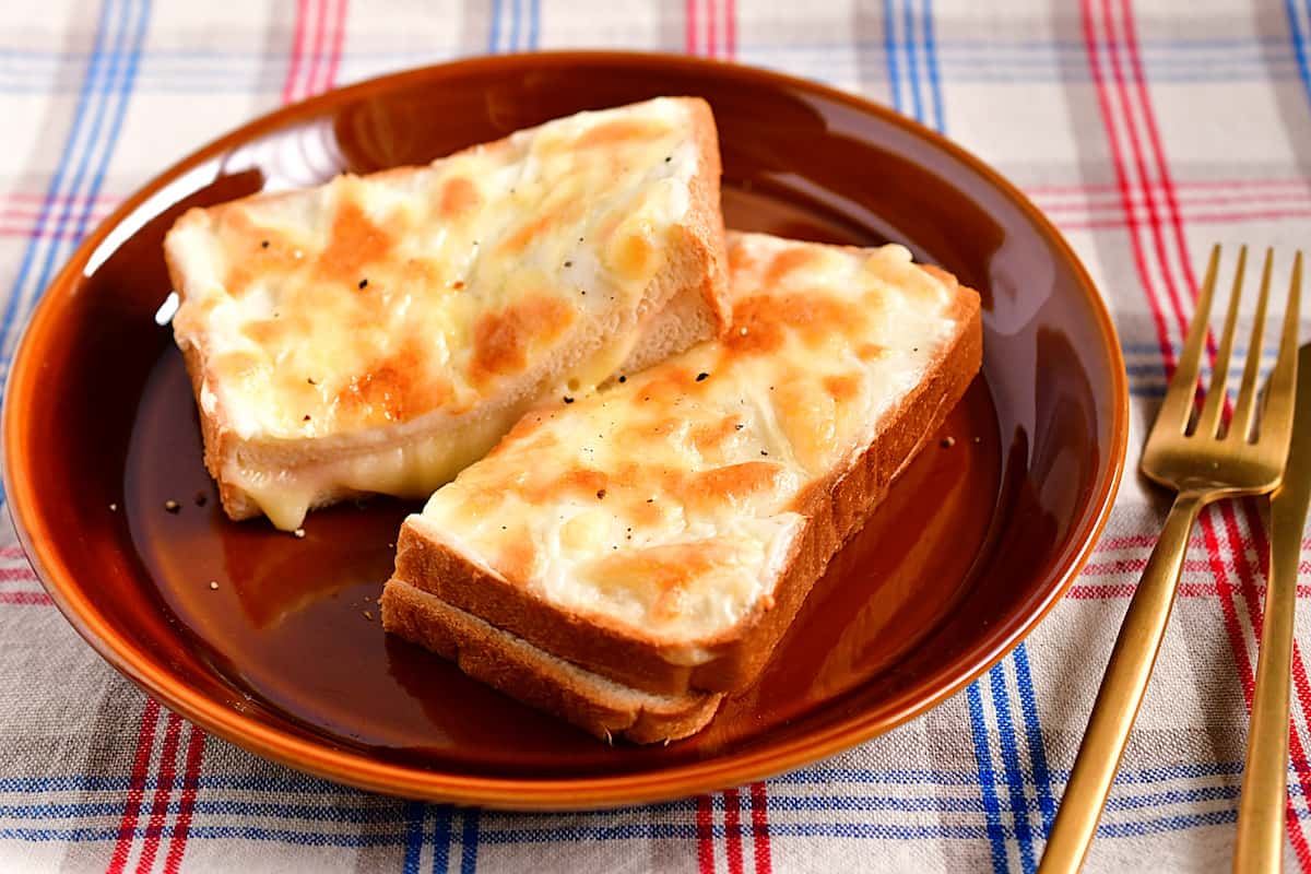 ホワイト・ソース1kg 業務用商品エム・シーシー食品株式会社