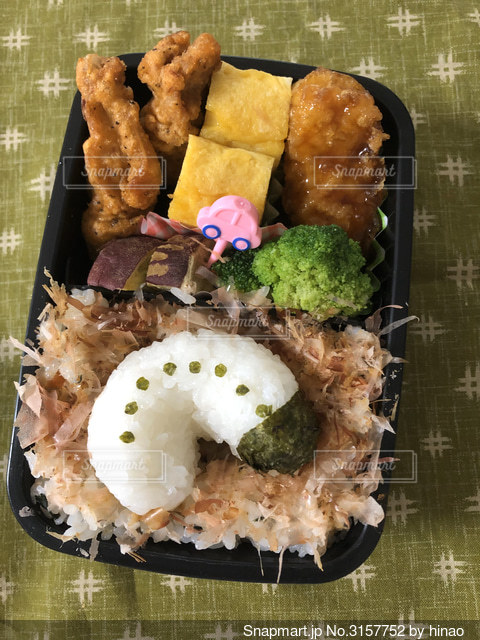 昆虫？カブトムシ＆クワガタINチーズケーキあっぷるmamaのお弁当