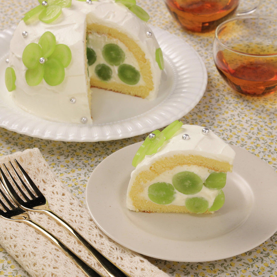 タルトティアラ〜ナガノパープルとシャインマスカットのタルトグランメゾン銀座メニューこだわりのタルト、ケーキのお店。 キルフェボン