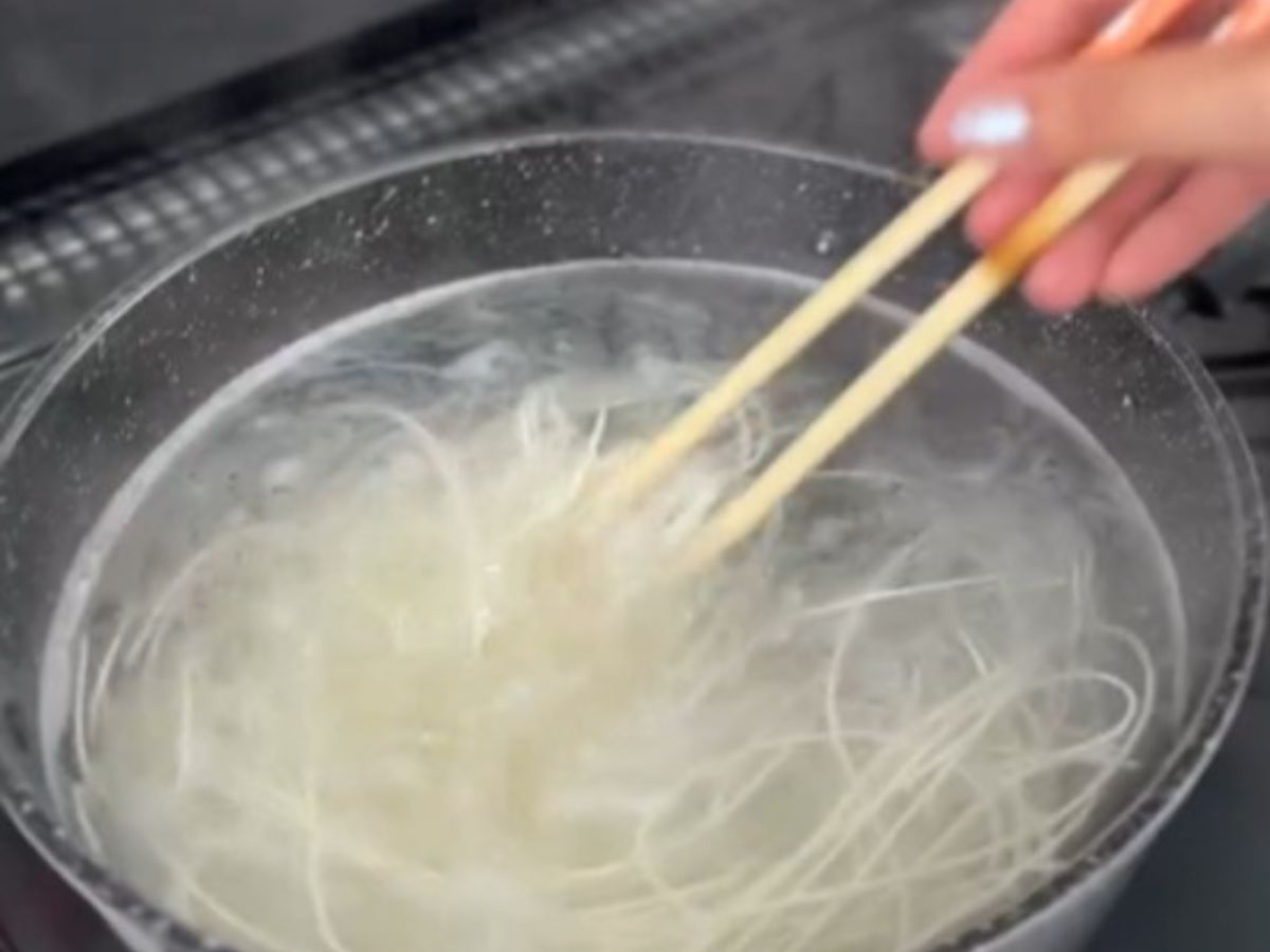 沸騰したら火を止めるだけ そうめんがくっ付かない理由に「納得」「やってみたい」 – grapeグレイプ