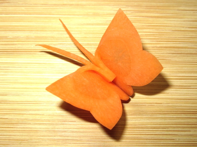 日本和食包丁技術ねじり桜人参の作り方料理人目線飾り切り