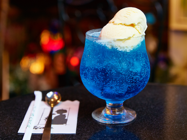 しゅわっと爽快！色とりどりの都内で飲めるクリームソーダ7選るるぶ&more