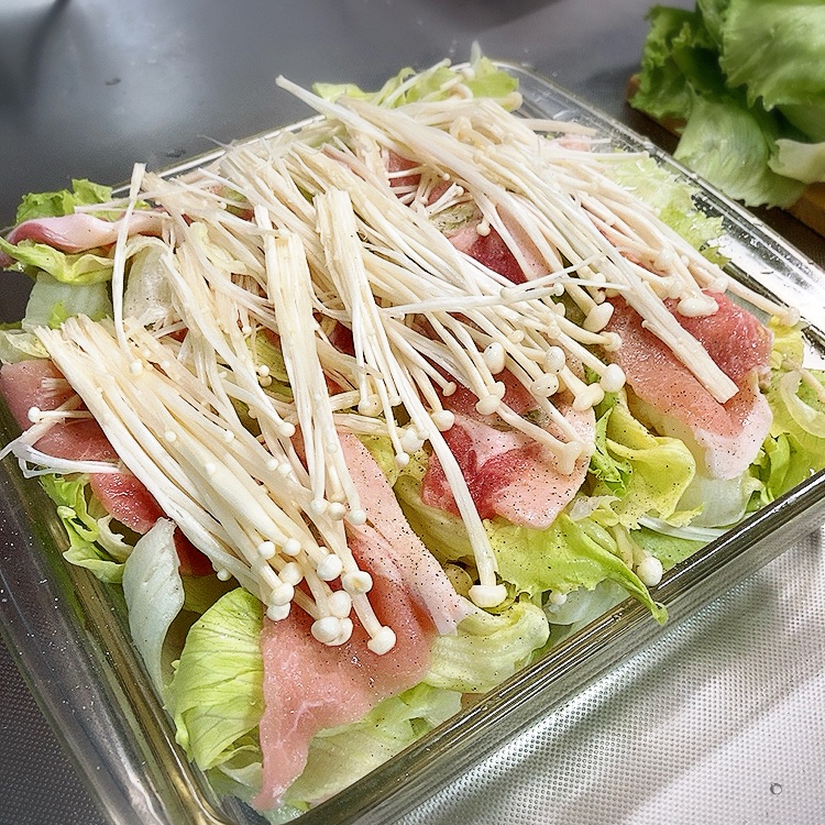 火を使わず10分で完成!彩りよく食べごたえのある一皿「豚肉とズッキーニのレンジ蒸しねぎレモンだれ」 レタスクラブ dメニューニュース NTTドコモ