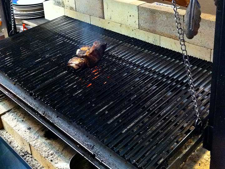 アルゼンチン伝統料理：牛肉のアサードと大草原パンパ風景写真家・松井章のブログ