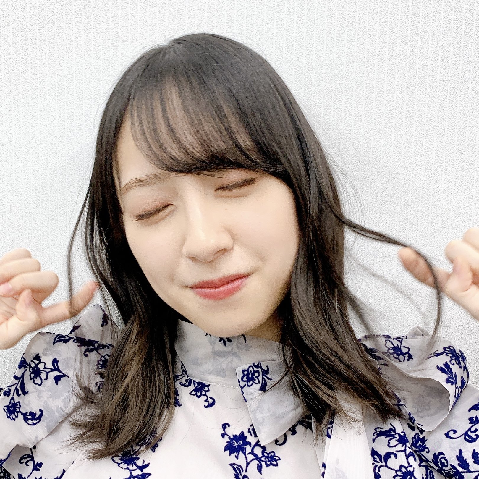 日向坂46 金村美玖 1st写真集『羅針盤』発売中 公式on X: 