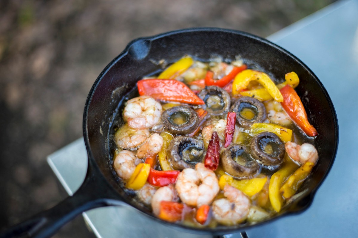 料理なしのソロキャンプ!充実のひとり時間を楽しむ方法