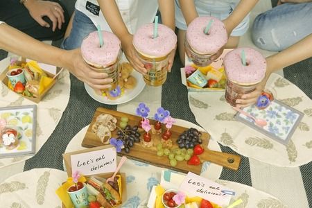 100均の紙皿がおしゃれで便利!ダイソーやセリアのおすすめ商品10選 - macaroni