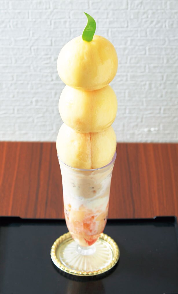 当店のいちごパフェのメニュー表になります。6月初旬頃までご用意しております。 本日のイチゴは「さちのか」です。いちごの品種の中でも一番甘く酸味が少ないと言われる人気の品種になります。 時期により品質は変わりますぜひお楽しみください。 カフェのお席ご予約