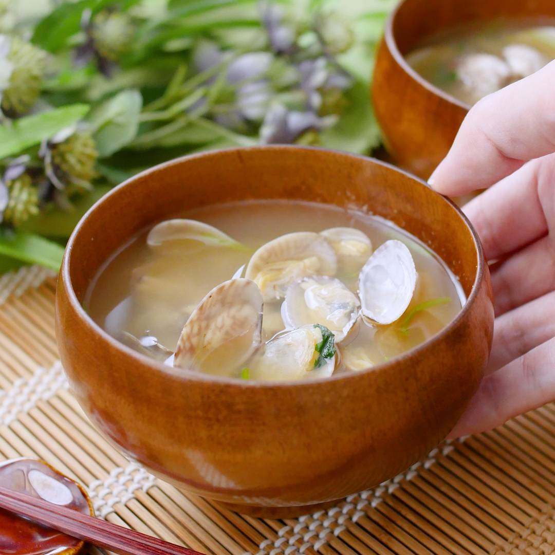 冷凍アサリをおいしく味わえる味噌汁♪