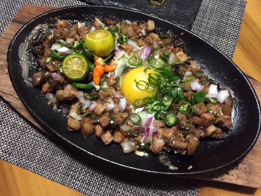 楽天市場 フィリピン料理 シシグの缶詰 SIZZLING DELIGHT SISIG 150g豚肉 PUREFOODS ピュアフーズカレカレシニガン 食品 食材 アジアン食品 エスニック食材 : インド雑貨・アジア雑貨-TIRAKITA