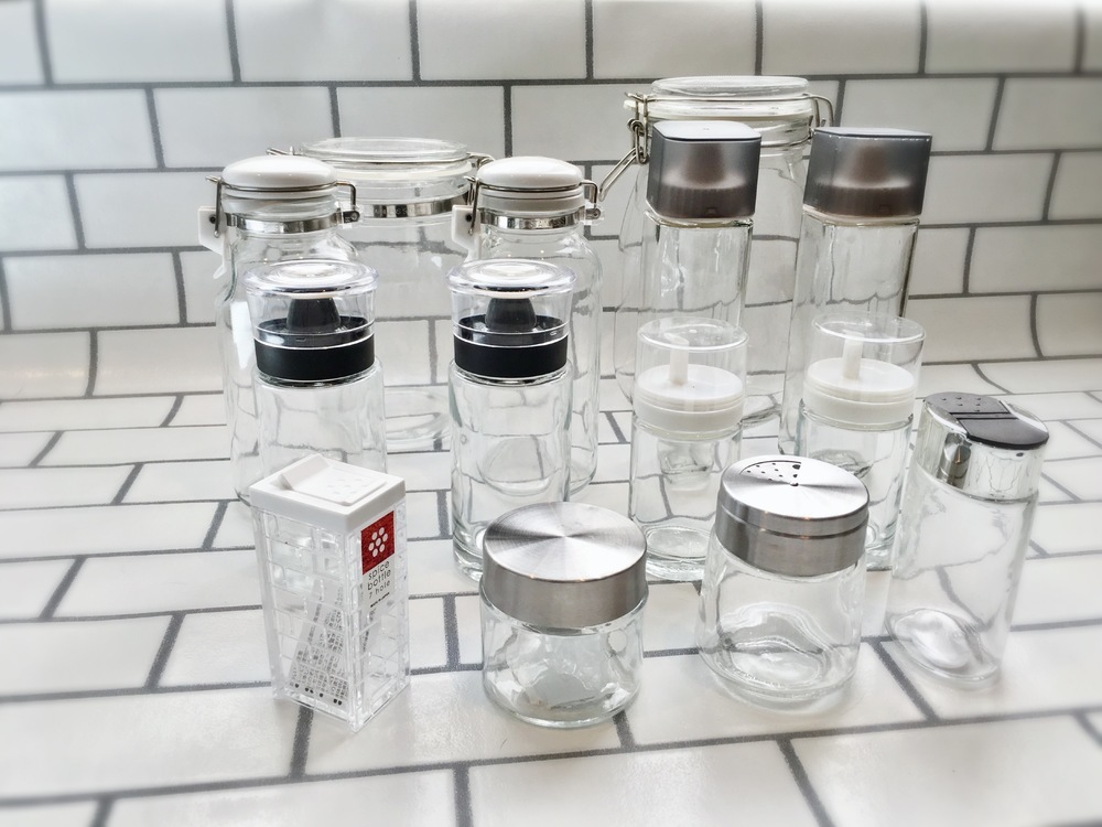 100均 ダイソーのボトルで液体調味料をおしゃれに収納!使い勝手口コミレビュー - がさつ女子の整える暮らし