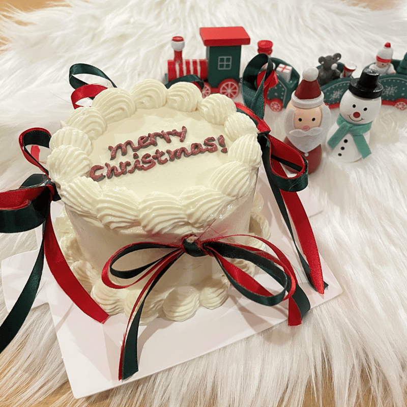 フラワーリボンのクレイケーキ✳︎ブラック✳︎色変更可＊フェイクケーキ＊推しケーキ＊ウェルカムスペース＊イベント その他置物 MarryClay〜マリークレイ 通販 11017078Creema クリーマ